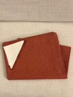 12 SERVILLETAS MIMO BEIGE CON VIVO TONO MANTEL ROSA - Imagen 3