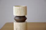 CANDELABRO FORMA N1 TRAVERTINO Y METAL GRANDE - Imagen 3