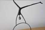 ESCULTURA ACRÓBATA METAL MÁRMOL RF.34F22136 - Imagen 2
