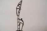 ESCULTURA UP & DOWN N2. METAL Y MARMOL - Imagen 4