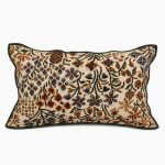 COJIN LOLA BEIGE 50X30CM